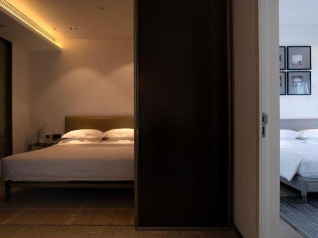 Rock Platinum Sea View Hotel Sanya Buitenkant foto