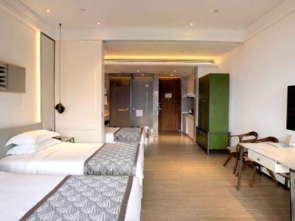 Rock Platinum Sea View Hotel Sanya Buitenkant foto