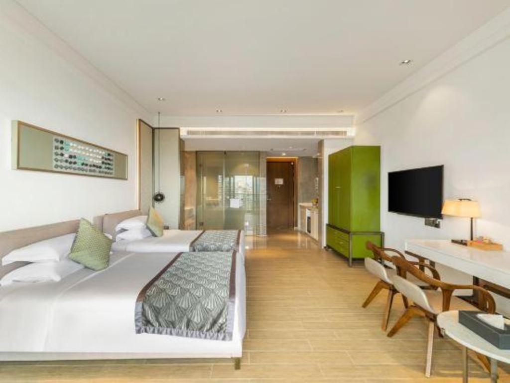 Rock Platinum Sea View Hotel Sanya Buitenkant foto