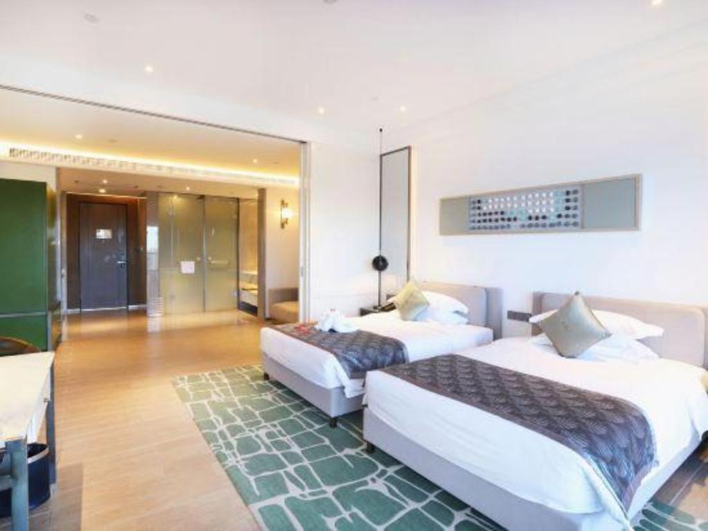 Rock Platinum Sea View Hotel Sanya Buitenkant foto