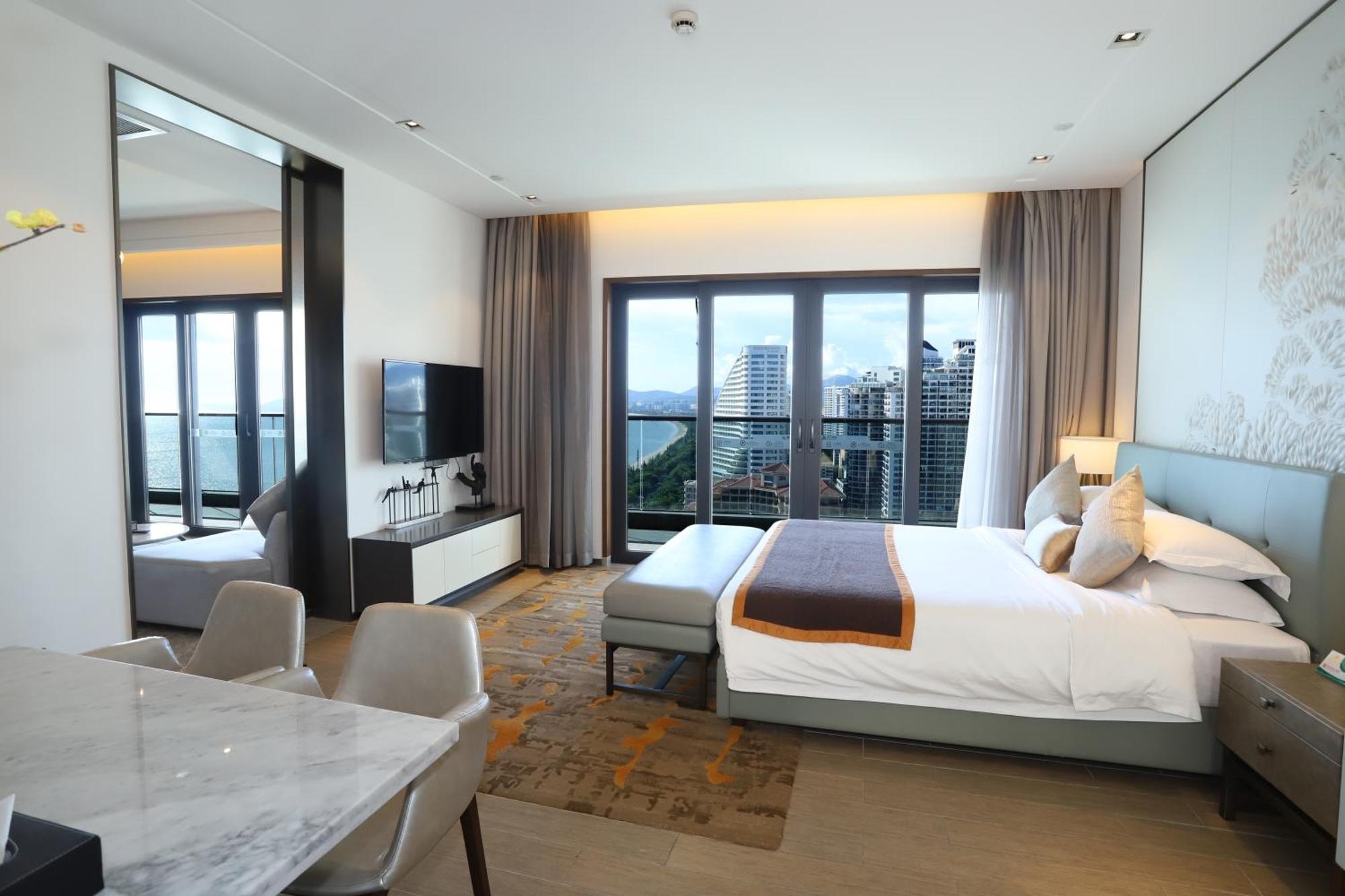 Rock Platinum Sea View Hotel Sanya Buitenkant foto