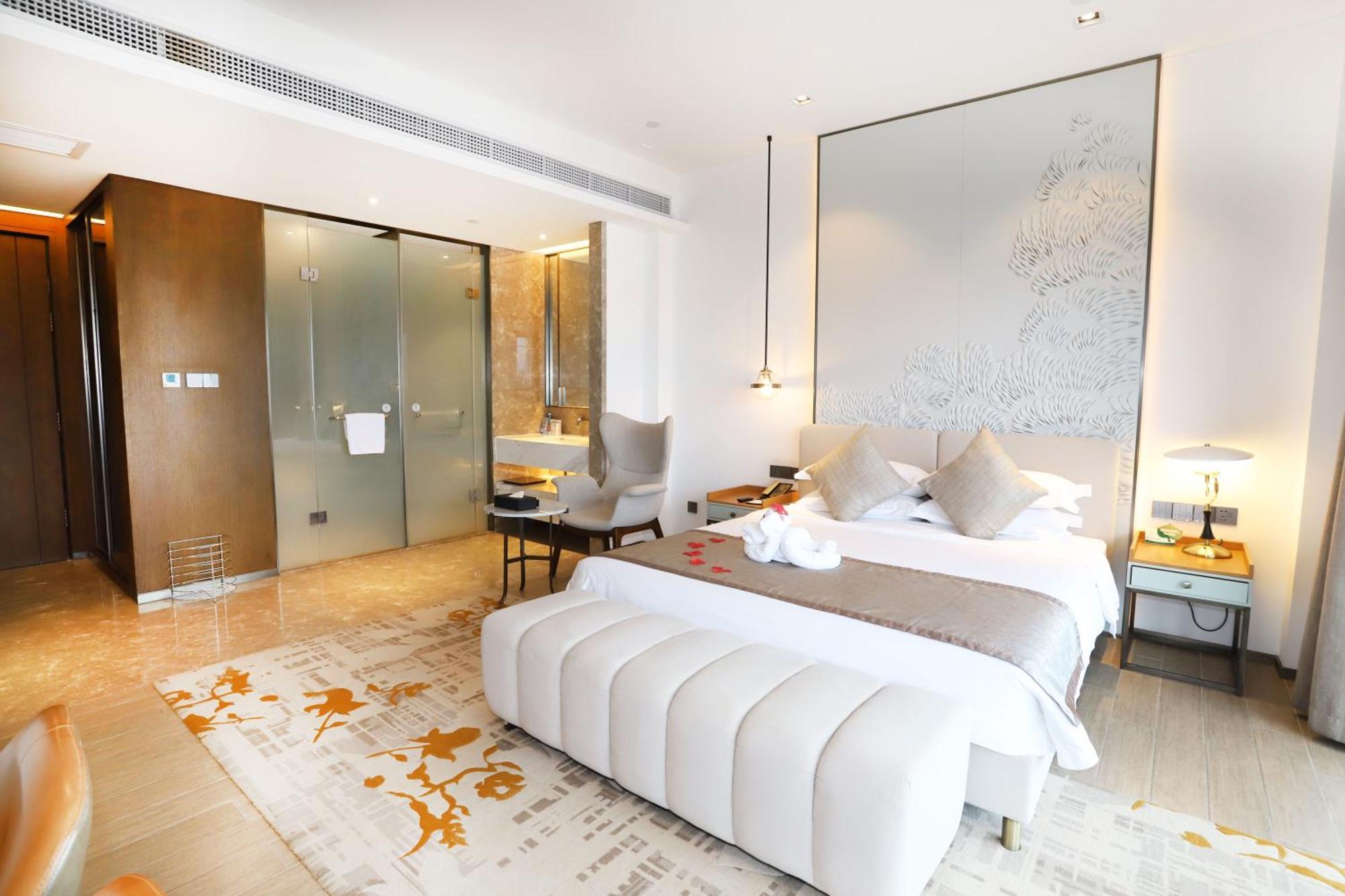 Rock Platinum Sea View Hotel Sanya Buitenkant foto