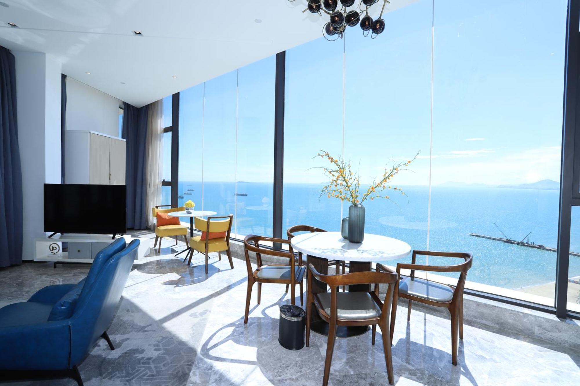 Rock Platinum Sea View Hotel Sanya Buitenkant foto