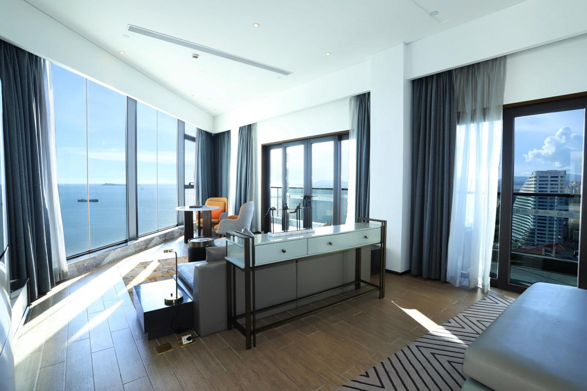 Rock Platinum Sea View Hotel Sanya Buitenkant foto